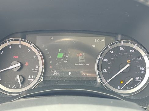 Used 2022 Toyota Highlander XLE FWD image 10