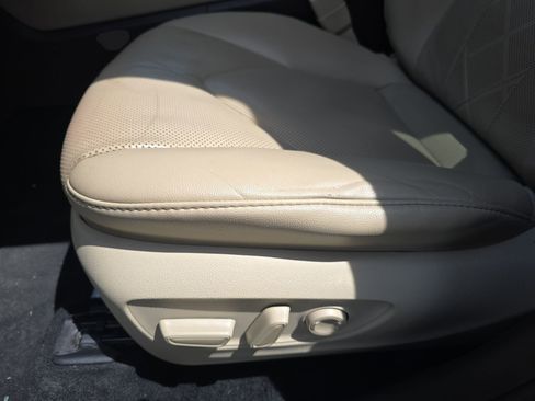 Used 2021 Toyota Highlander Platinum AWD/4WD image 28