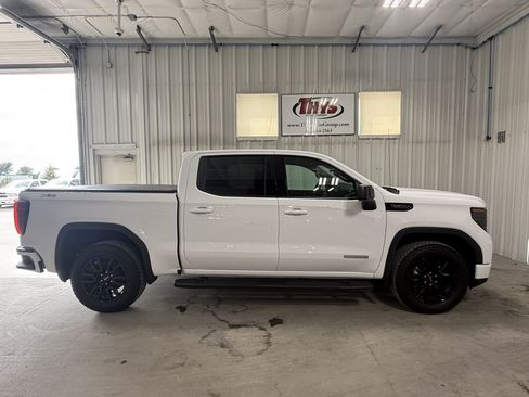 Used 2026 GMC Sierra 1500 Elevation AWD/4WD image 2