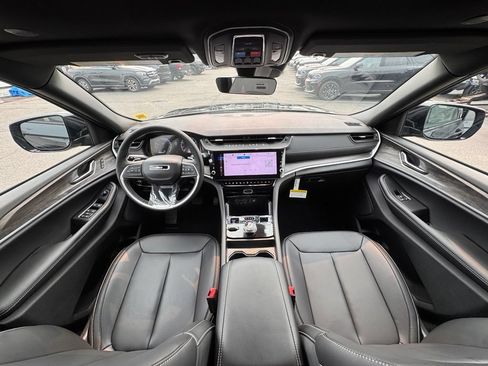 New 2026 Jeep Grand Cherokee Limited w/ Limited Altitude Package AWD/4WD image 24