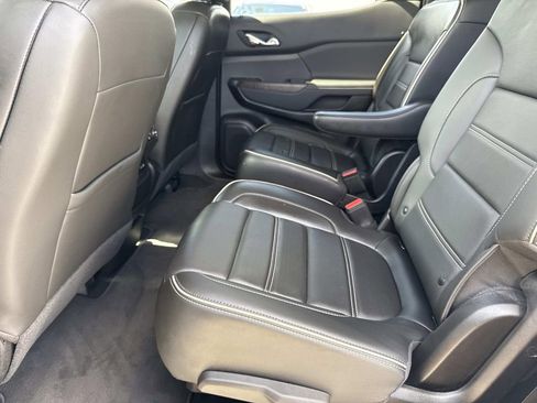Used 2023 GMC Acadia Denali w/ Denali Ultimate Package FWD image 16