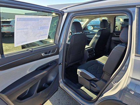 New 2026 Volkswagen Atlas Peak Edition AWD/4WD image 17