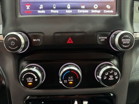 Used 2021 RAM 1500 Big Horn AWD/4WD image 40