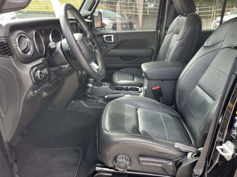 Used 2022 Jeep Wrangler Unlimited Sahara w/ Cold Weather Group image 5