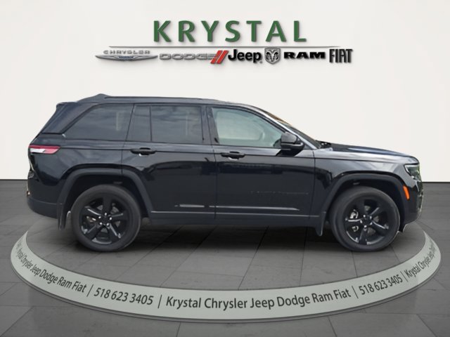 Certified 2024 Jeep Grand Cherokee Altitude AWD/4WD image 8