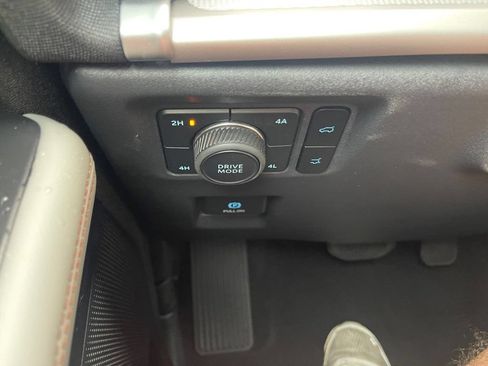Used 2025 Ford Expedition Active AWD/4WD image 18