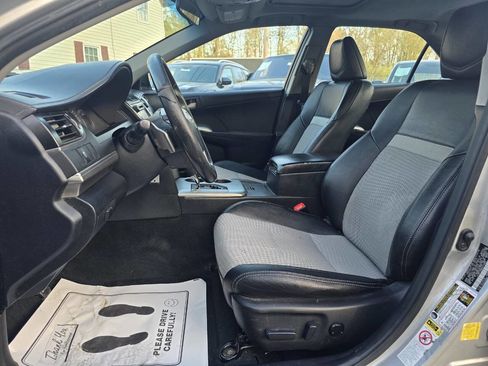 Used 2012 Toyota Camry SE image 28