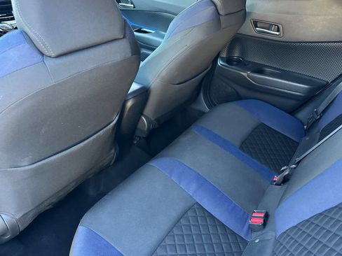 Used 2021 Toyota C-HR XLE FWD image 4