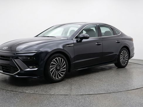 Used 2025 Hyundai Sonata SEL image 3