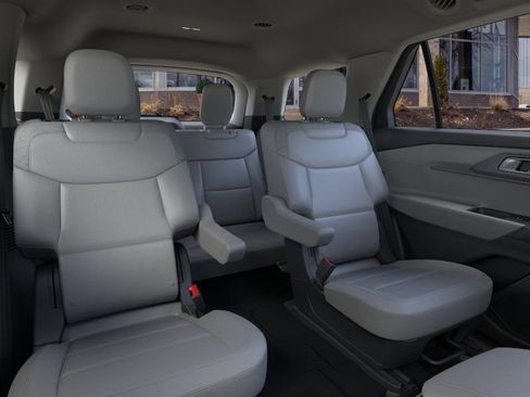 Used 2026 Ford Explorer Active w/ Active Comfort Package AWD/4WD image 13