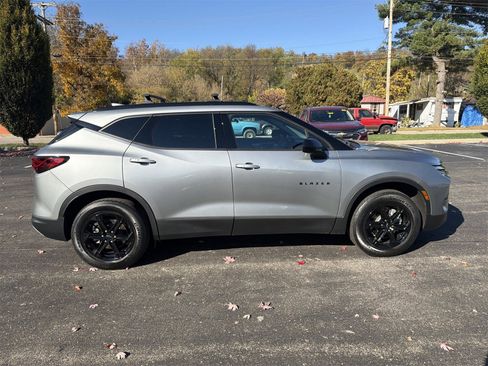 Used 2023 Chevrolet Blazer LT w/ Convenience Package image 9