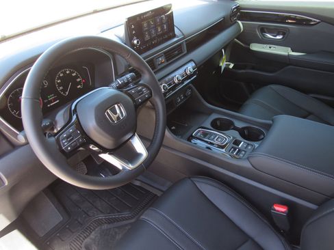 New 2025 Honda Pilot EX-L image 15