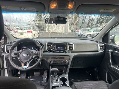 Used 2018 Kia Sportage LX image 10