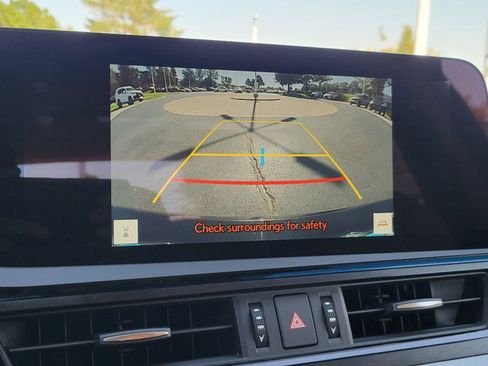 New 2025 Lexus ES 300h w/ Premium Package image 30