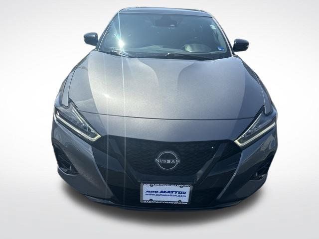 Used 2023 Nissan Maxima SR w/ Sport Mat Group FWD image 9