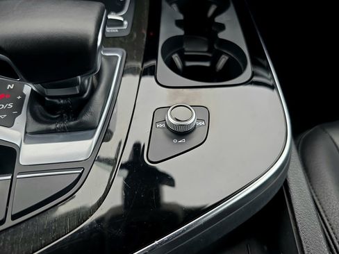 Used 2019 Audi Q7 3.0T Premium Plus image 4