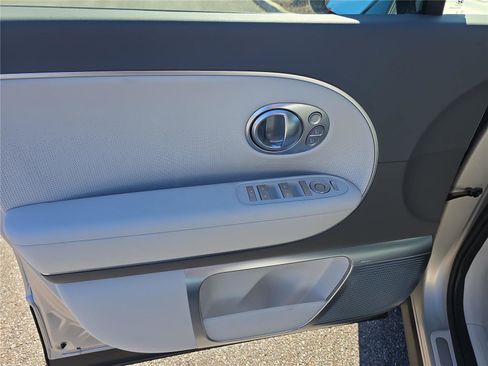 New 2026 Hyundai Ioniq 9 Calligraphy image 17