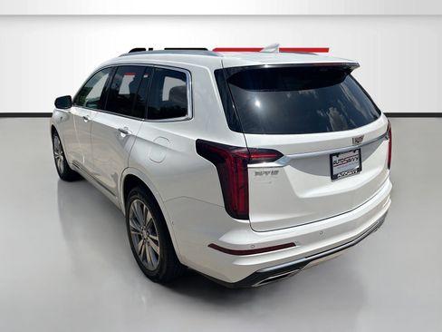 Used 2024 Cadillac XT6 Premium Luxury w/ Technology Package FWD image 5
