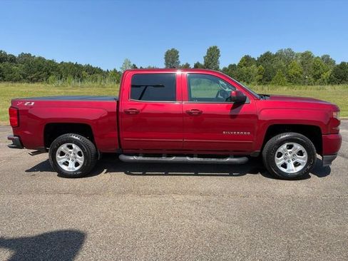 Used 2018 Chevrolet Silverado 1500 LT w/ All Star Edition AWD/4WD image 13