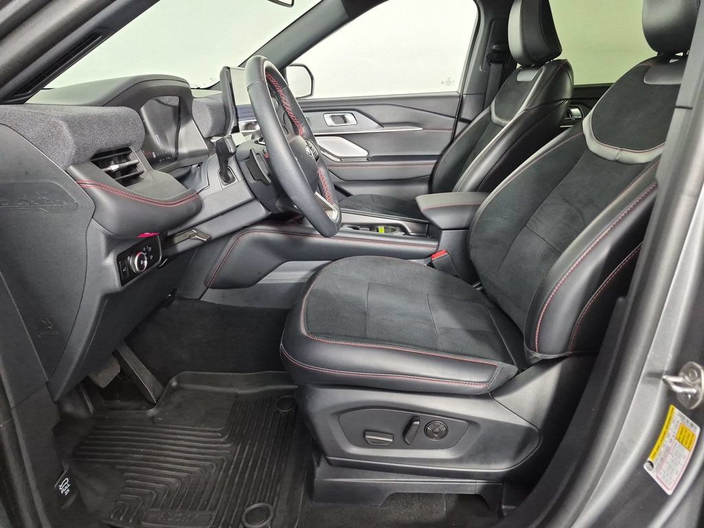 Used 2025 Ford Explorer ST w/ Sun And Sound Package AWD/4WD image 16