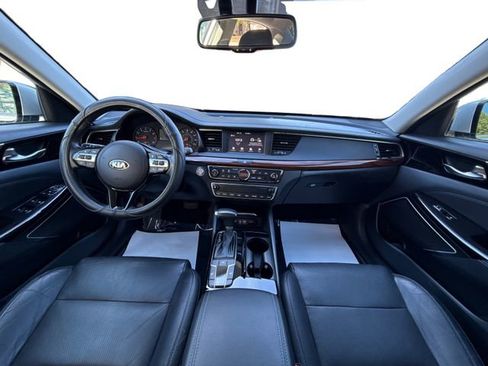 Used 2017 Kia Cadenza Premium image 26