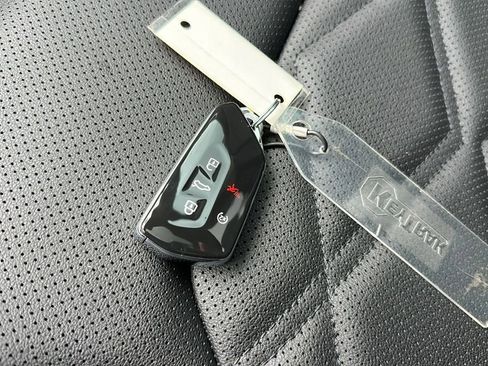 New 2026 Volkswagen Atlas Peak Edition image 25