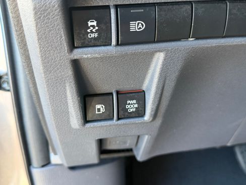 Used 2022 Toyota Sienna LE FWD image 16