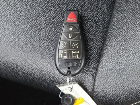 Used 2019 Dodge Grand Caravan SXT image 31