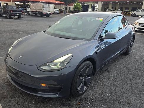 Used 2023 Tesla Model 3 Standard Range RWD image 3