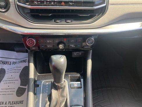 Certified 2022 Jeep Compass Limited w/ Elite Group AWD/4WD image 17