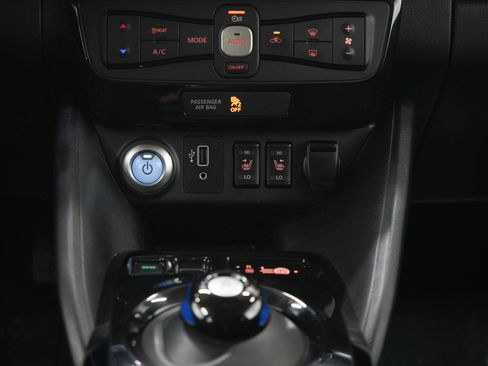 Used 2019 Nissan Leaf SV Plus w/ SV Plus Technology Package FWD image 18