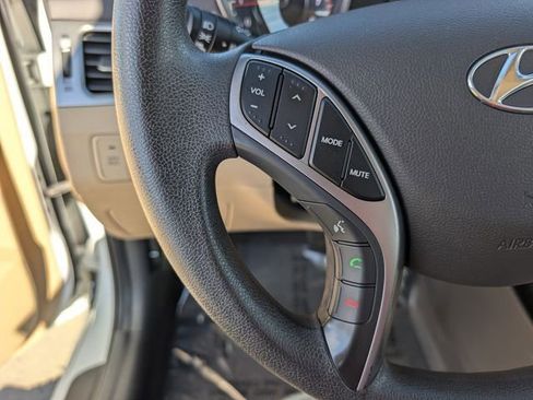 Used 2013 Hyundai Elantra GLS w/ Preferred Pkg image 18