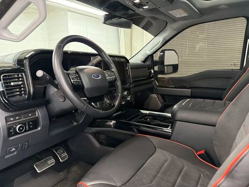 Used 2024 Ford F250 Lariat w/ Lariat Ultimate Package AWD/4WD image 6