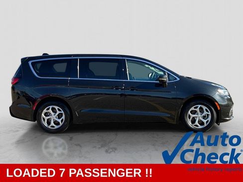 Used 2024 Chrysler Pacifica Limited FWD image 8