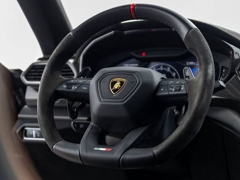 Used 2024 Lamborghini Urus Performante AWD/4WD image 12