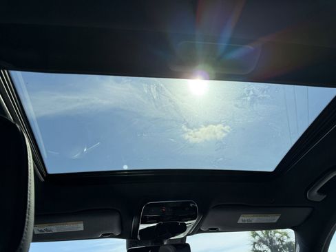 New 2025 Mercedes-Benz C 300 Sedan image 15