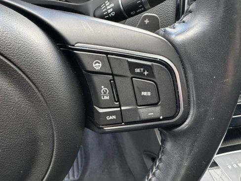 Used 2017 Jaguar F-PACE Prestige image 25