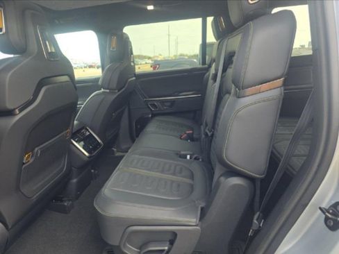 Used 2024 Rivian R1S Adventure AWD/4WD image 8