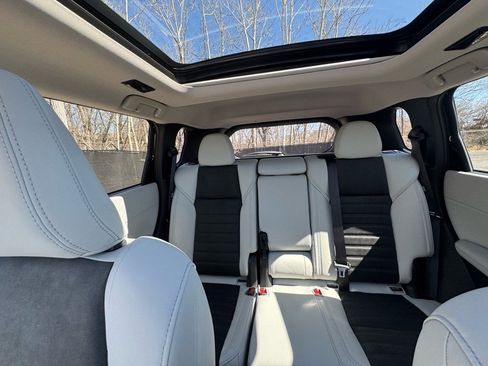New 2025 Mitsubishi Outlander SE image 38