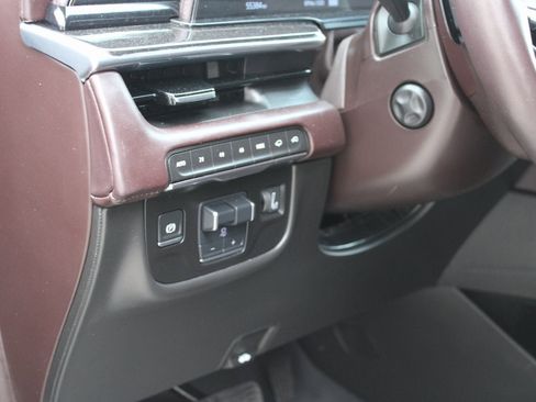 Used 2024 Cadillac Escalade ESV Sport Platinum w/ Heavy-Duty Trailer Package image 29