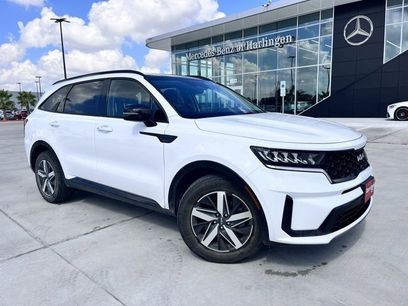 Used 2023 Kia Sorento S w/ Panoramic Sunroof Package