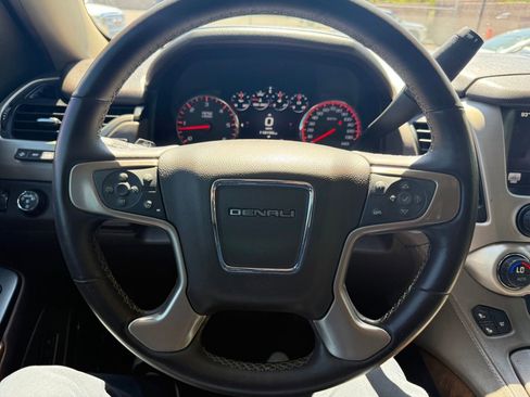 Used 2015 GMC Yukon Denali w/ Touring Package AWD/4WD image 17