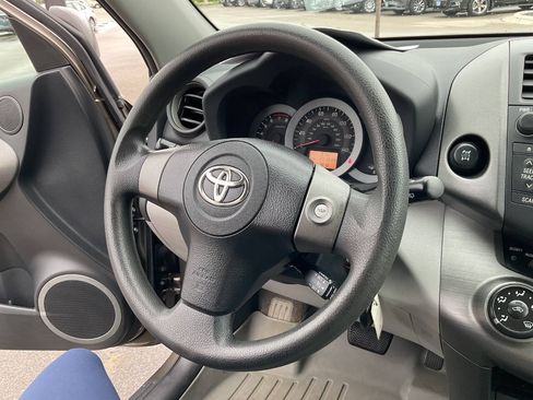 Used 2010 Toyota RAV4 4WD image 18
