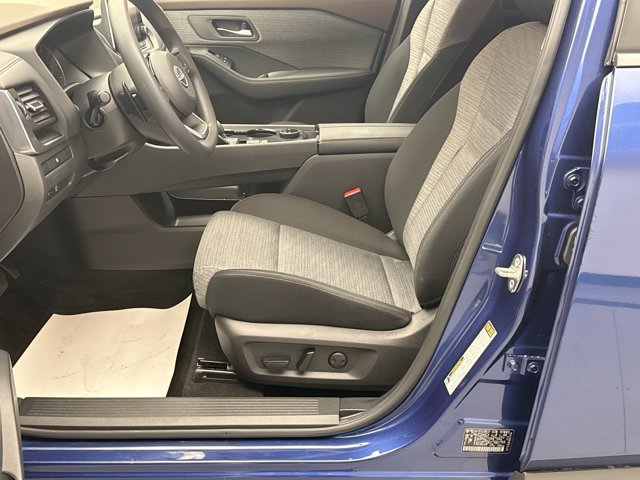 Used 2023 Nissan Rogue SV AWD/4WD image 11