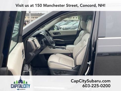 Used 2022 Nissan Pathfinder Platinum w/ Cargo Package AWD/4WD image 15
