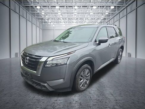 Certified 2025 Nissan Pathfinder SV AWD/4WD image 3