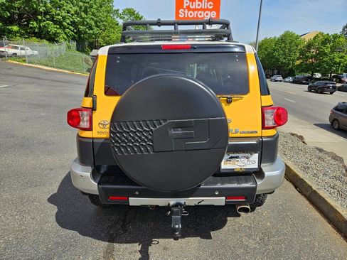 Used 2007 Toyota FJ Cruiser 4WD image 3