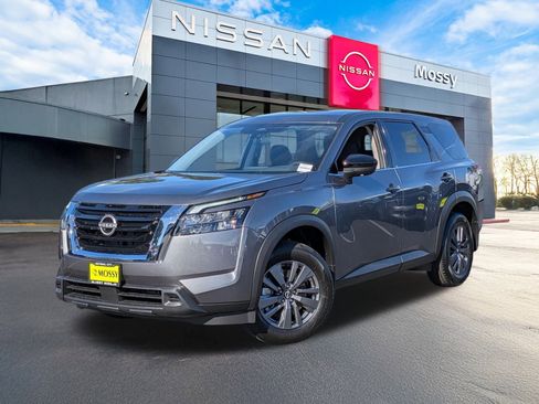 New 2025 Nissan Pathfinder S image 1
