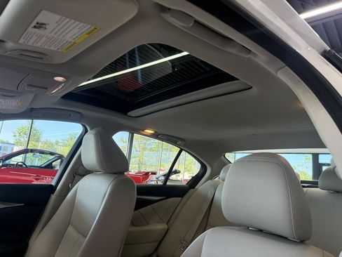 Used 2018 INFINITI Q50 Luxe w/ Essential Package (3.0T Luxe) AWD/4WD image 15