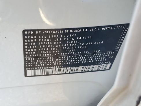 Certified 2024 Volkswagen Tiguan SE R-Line FWD image 31